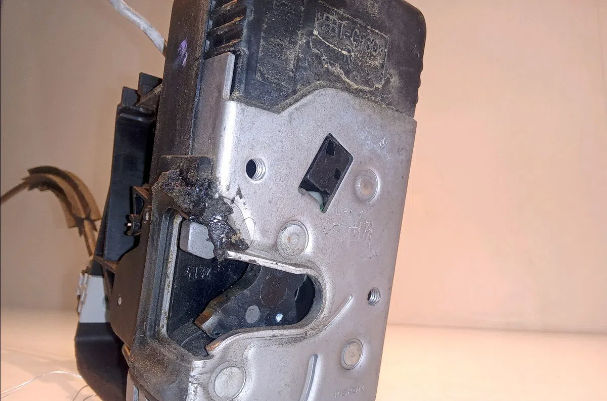 Serrure porte avd Opel VECTRA C (Z02) 2.2 16v (f69) (2002-2008) occasion
