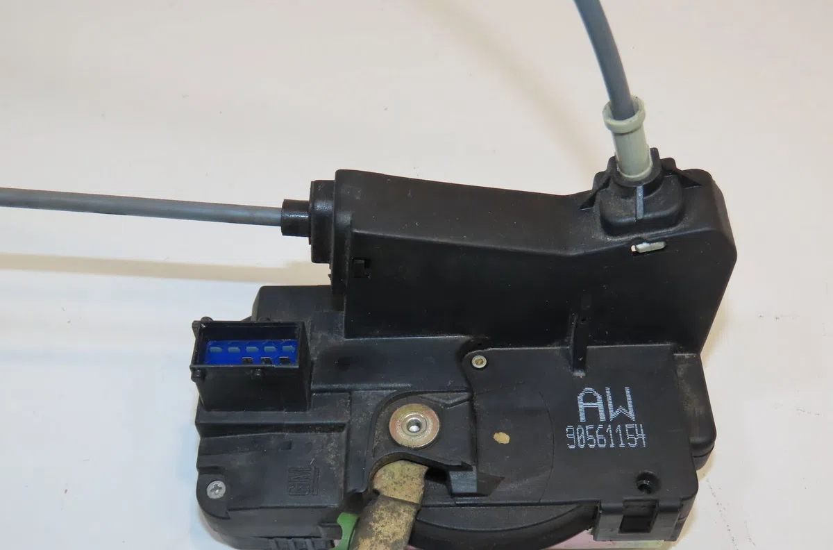 Serrure porte avd Opel ZAFIRA A Monospace (T98) 2.0 di 16v (f75) (1999-2005) 5 portes occasion