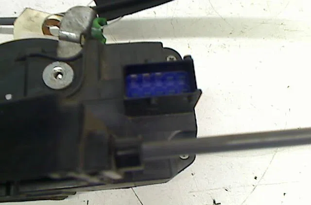 Serrure porte avd OPEL ZAFIRA occasion
