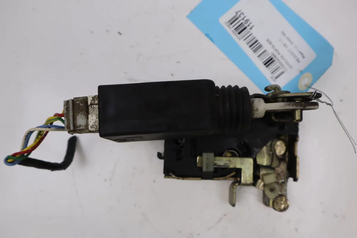Serrure porte avd Peugeot 106 I (1A, 1C) 1.1 (1991-1996) occasion