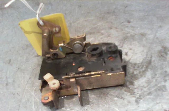 Serrure porte avd Peugeot 106 I (1A, 1C) 1.4 d (1992-1996) occasion