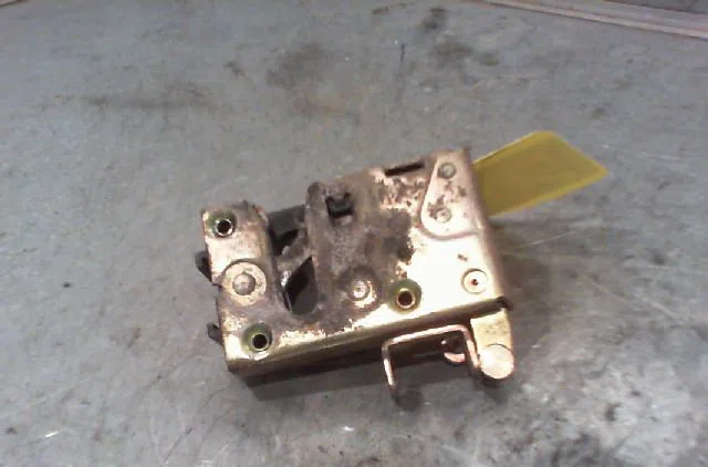 Serrure porte avd Peugeot 106 I (1A, 1C) 1.4 d (1992-1996) occasion