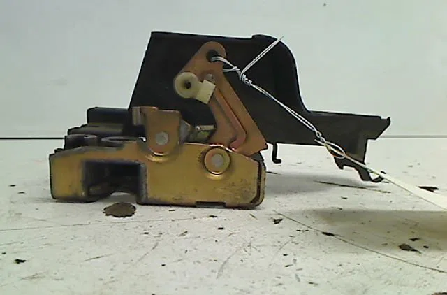 Serrure porte avd PEUGEOT 106 occasion