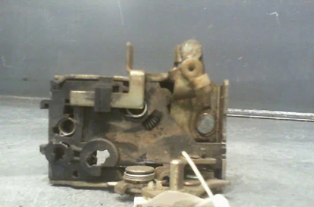 Serrure porte avd PEUGEOT 106 Phase 1 09-1991--04-1996 occasion