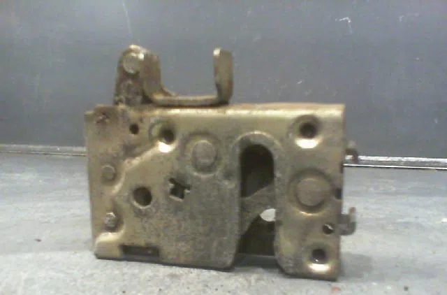 Serrure porte avd PEUGEOT 106 Phase 1 09-1991--04-1996 occasion