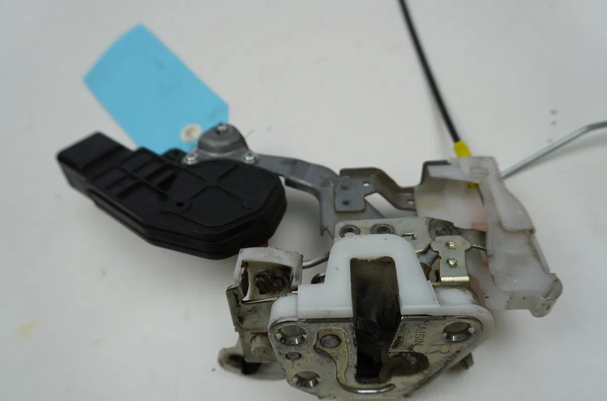 Serrure porte avd Peugeot 107 (PM_, PN_) 1.0 (2005-2014) 3 portes occasion
