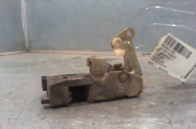 Serrure porte avd PEUGEOT 205 Phase 1 03-1983--07-1987 occasion