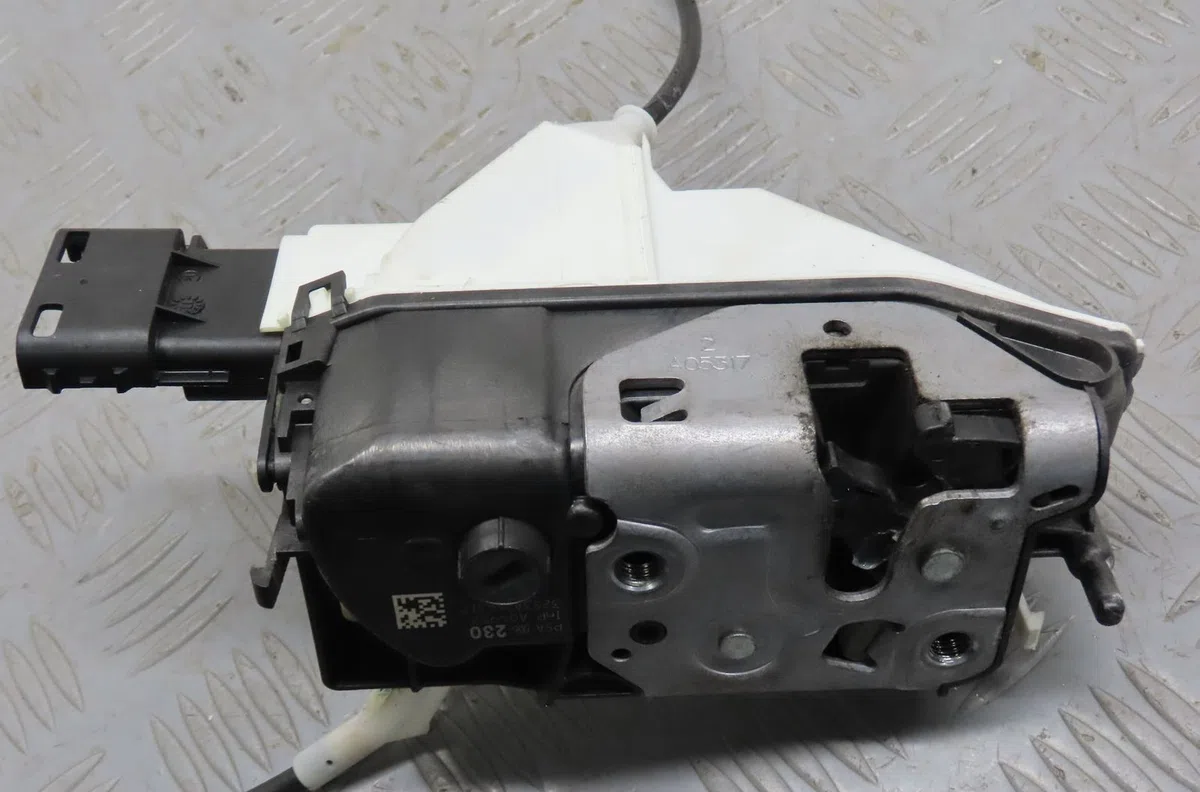 Serrure porte avd Peugeot 3008 Monospace (0U_) 2.0 hdi 150 - bluehdi 150 (2009-2016) 5 portes occasion
