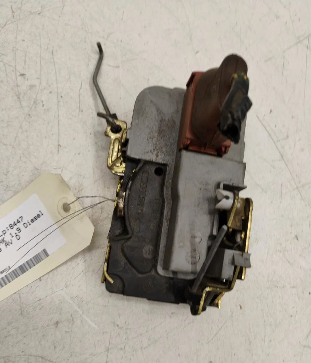 Serrure porte avd PEUGEOT 306 BREAK occasion