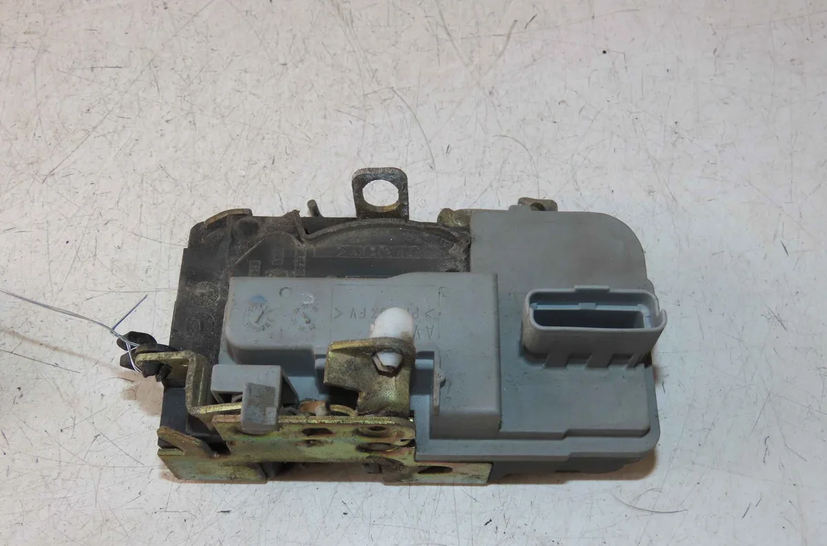Serrure porte avd PEUGEOT 306 occasion