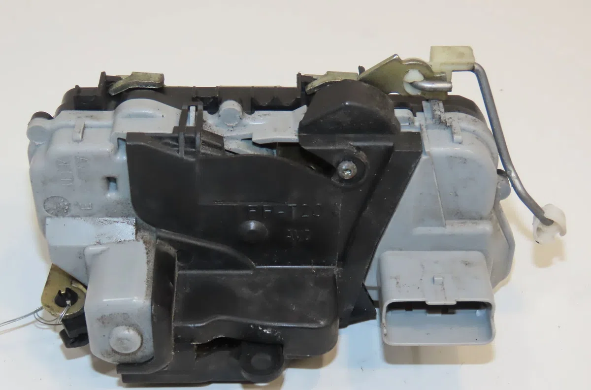Serrure porte avd Peugeot 307 (3A-C) 1.6 16v (2000-2007) 5 portes occasion