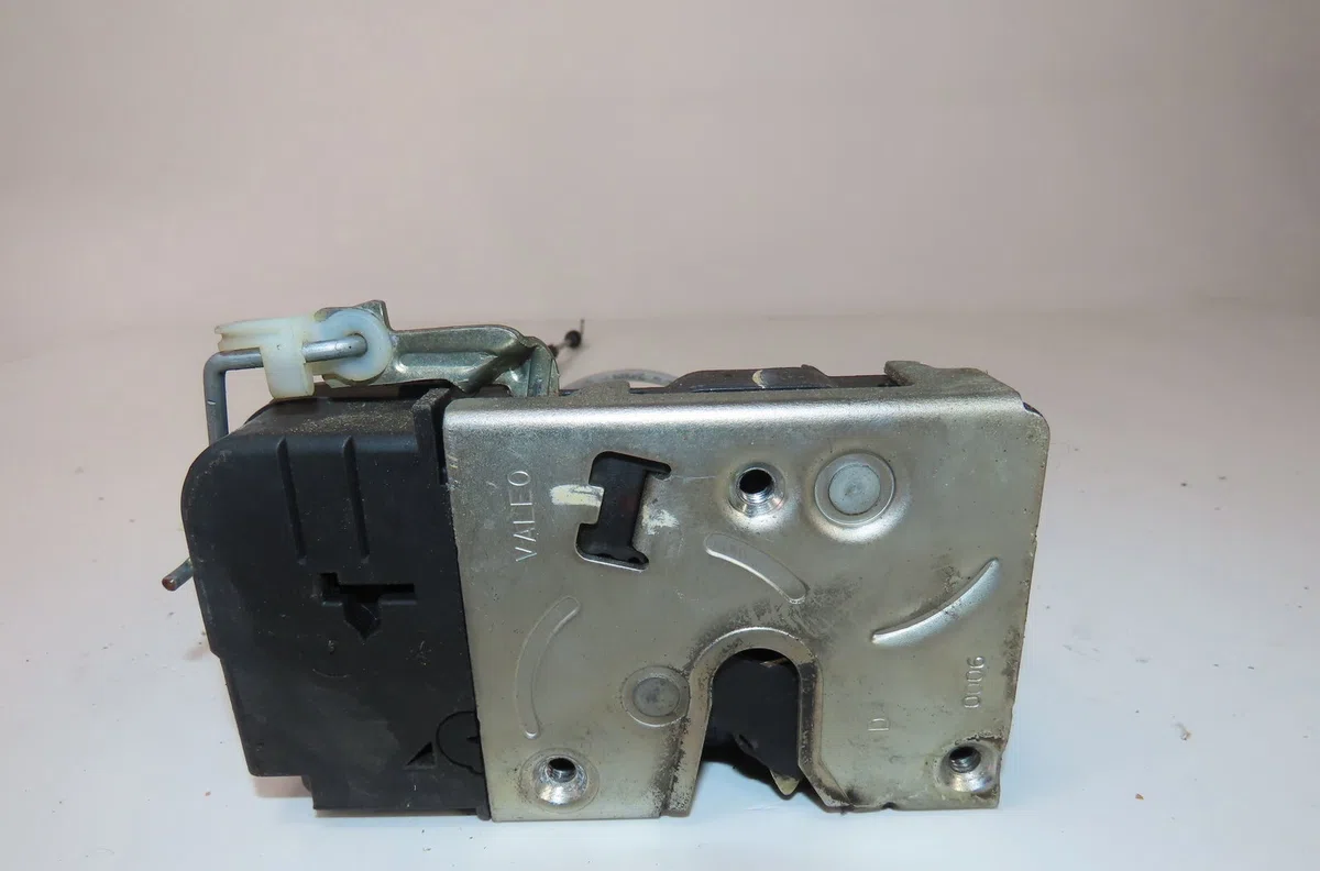 Serrure porte avd Peugeot 307 SW (3H) 1.6 hdi 110 (2003-2007) occasion