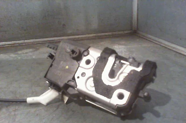 Serrure porte avd PEUGEOT 308 2007 occasion