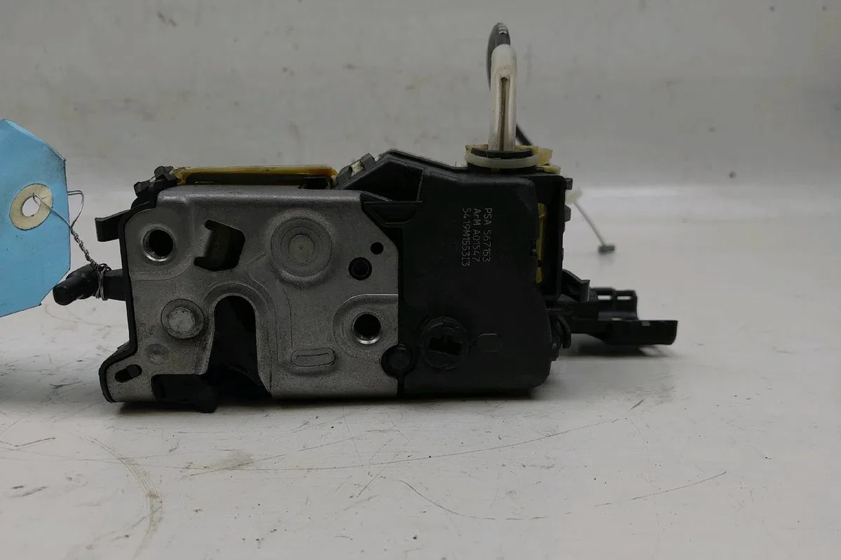 Serrure porte avd Peugeot 308 I (4A_, 4C_) 2.0 hdi (2007-2014) occasion