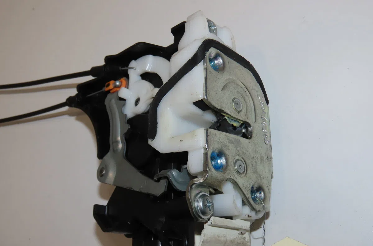 Serrure porte avd Peugeot 4007 (VU_, VV_) 2.2 hdi (2007-2013) occasion