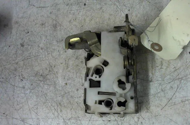 Serrure porte avd PEUGEOT 405 occasion