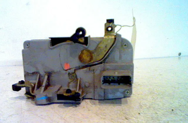 Serrure porte avd PEUGEOT 406 2002 occasion