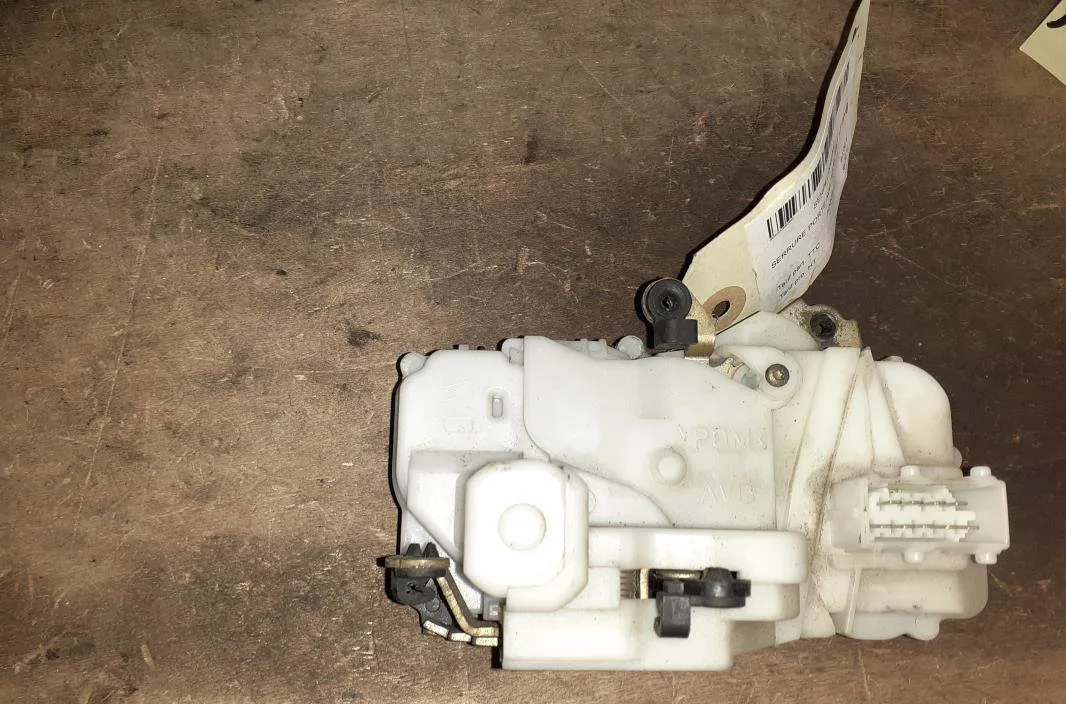 Serrure porte avd Peugeot 406 (8B) 2.0 turbo (1996-2004) occasion
