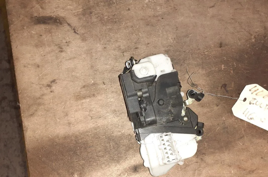 Serrure porte avd Peugeot 406 Coupé (8C) 2.0 16v (1997-2004) occasion