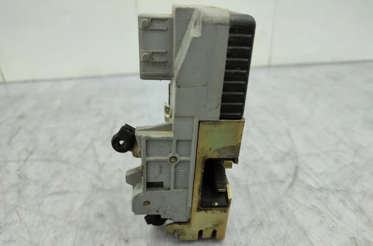 Serrure porte avd PEUGEOT 406 PHASE 1 occasion