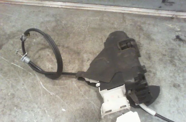 Serrure porte avd PEUGEOT 407 2007 occasion