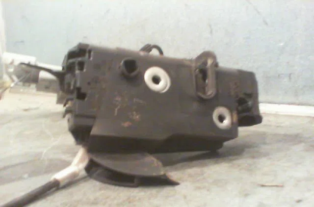 Serrure porte avd PEUGEOT 407 2007 occasion