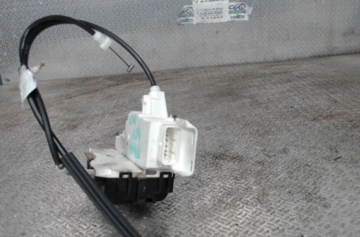 Serrure porte avd PEUGEOT 407  407 PHASE 1 occasion