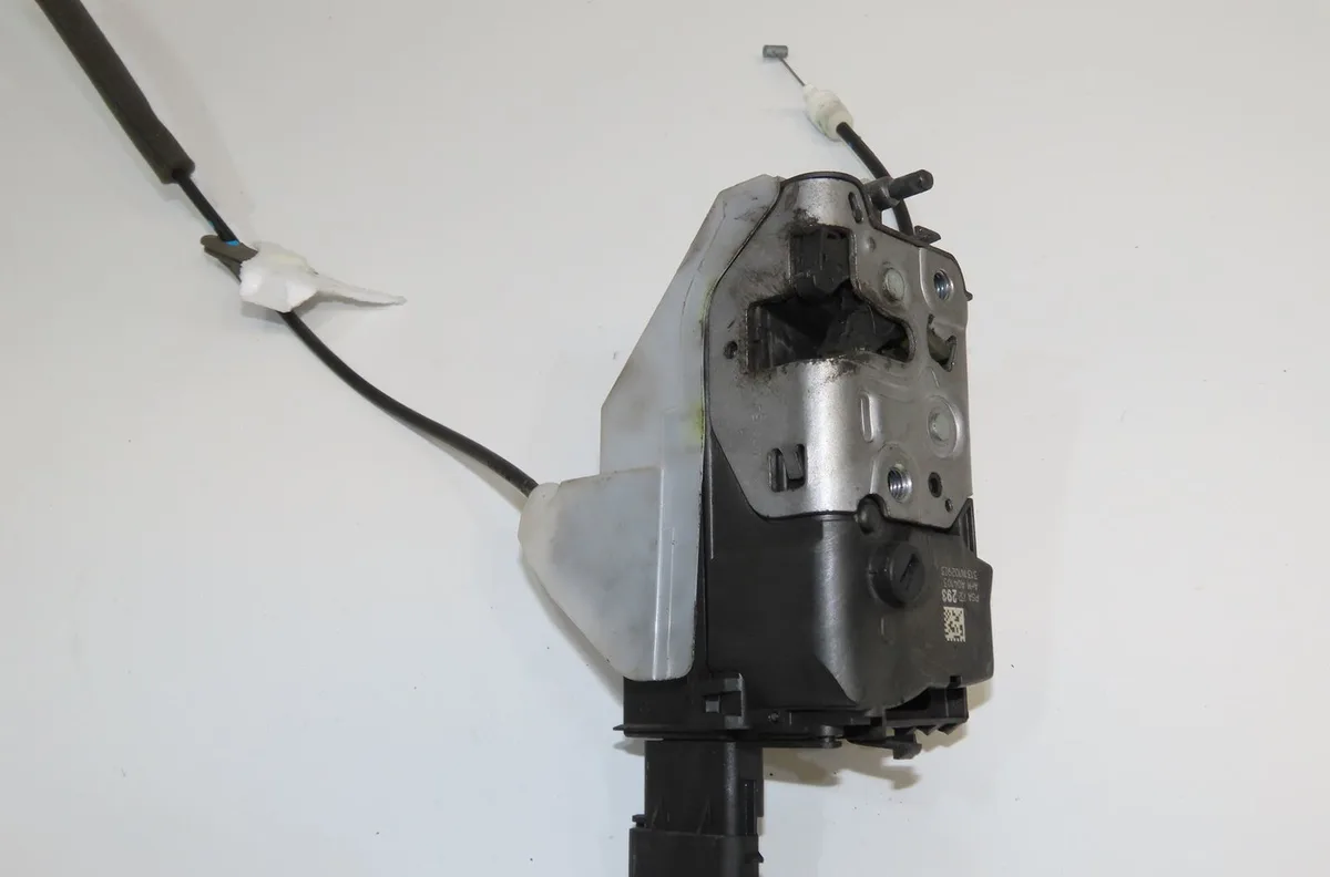 Serrure porte avd Peugeot 5008 (0U_, 0E_) 1.6 hdi (2010-2017) 5 portes occasion
