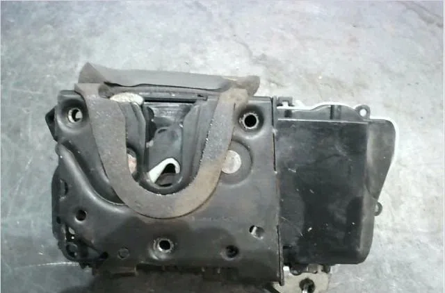 Serrure porte avd Peugeot 607 (9D, 9U) 3.0 v6 24v (2000-2004) occasion
