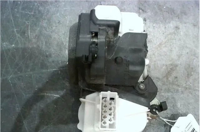 Serrure porte avd Peugeot 607 (9D, 9U) 3.0 v6 24v (2000-2004) occasion