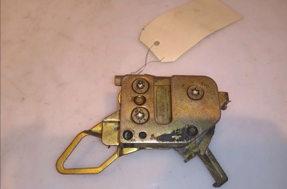 Serrure porte avd Renault 11 (B-C37_) 1.6 d (b-c374) (1983-1988) occasion