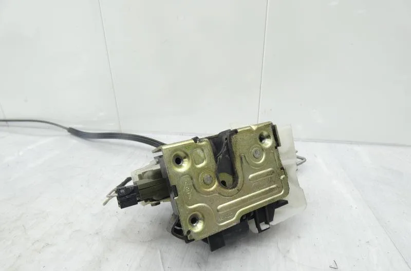 Serrure porte avd RENAULT CLIO 2 PHASE 1 occasion