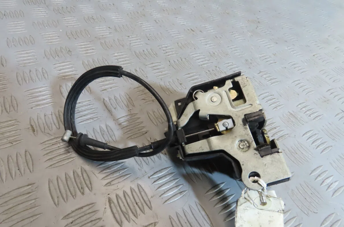 Serrure porte avd RENAULT CLIO 2005 occasion