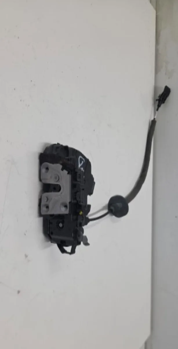 Serrure porte avd RENAULT CLIO 5 PHASE 1 occasion