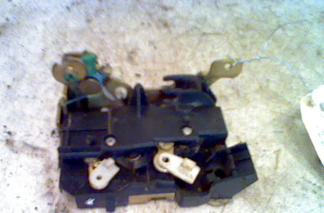 Serrure porte avd RENAULT CLIO I 1995 occasion