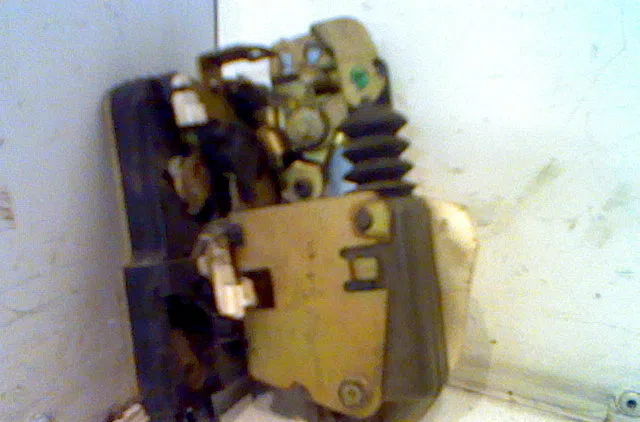 Serrure porte avd RENAULT CLIO I 1996 occasion