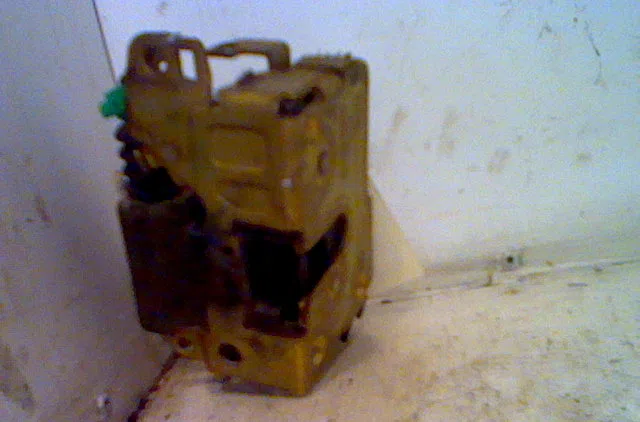 Serrure porte avd RENAULT CLIO I 1996 occasion