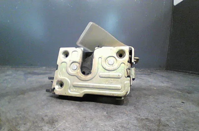 Serrure porte avd RENAULT CLIO I Phase 1 06-1990--03-1994 occasion