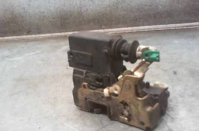 Serrure porte avd RENAULT CLIO I Phase 1 06-1990--03-1994 occasion