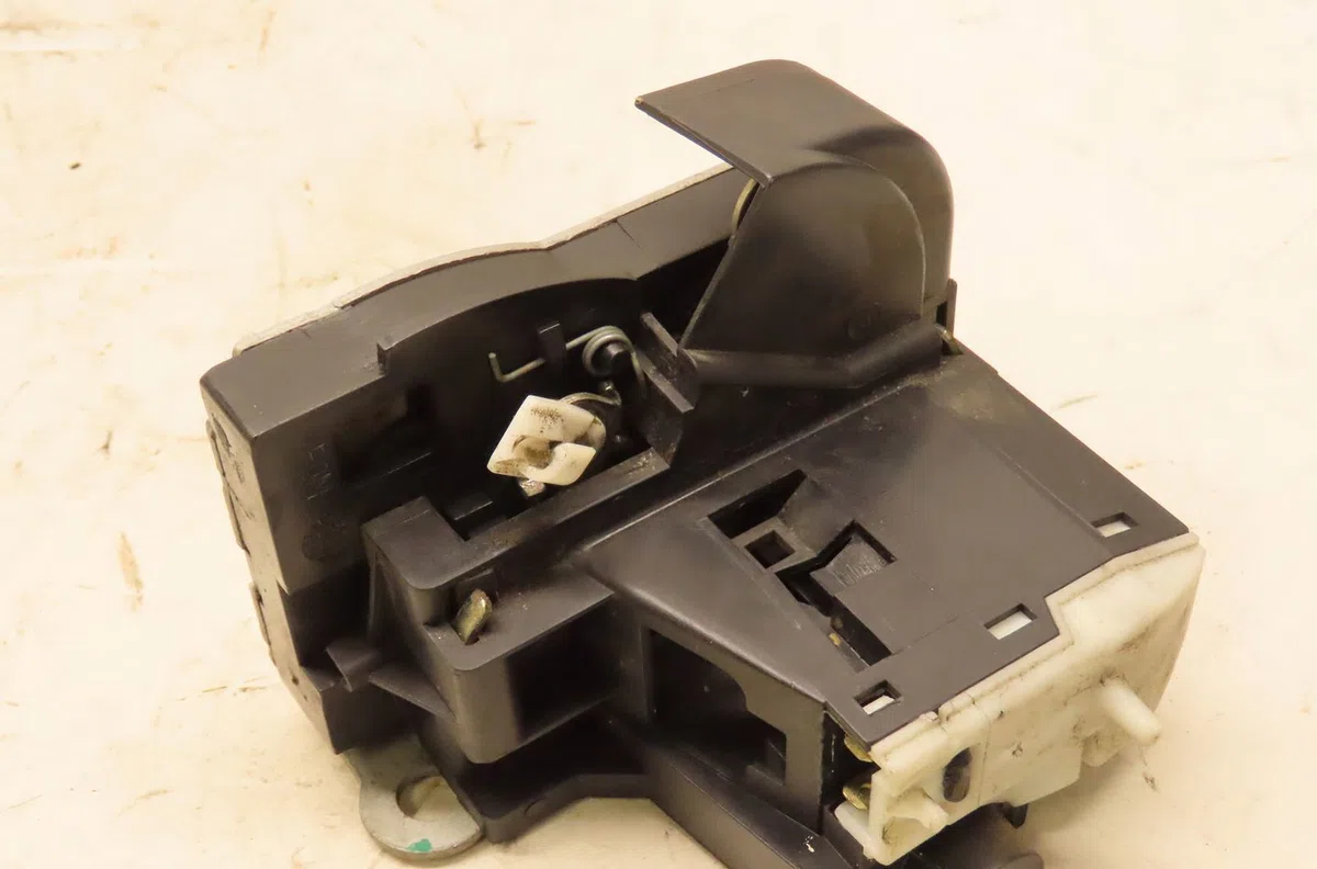 Serrure porte avd Renault CLIO II (BB_, CB_) 1.2 (bb0a, bb0f, bb10, bb1k, bb28, bb2d, bb2h, cb0a,... (1998-2010) 5 porte