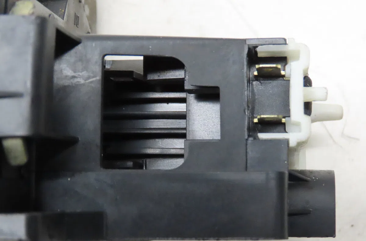 Serrure porte avd Renault CLIO II (BB_, CB_) 1.2 (bb0a, bb0f, bb10, bb1k, bb28, bb2d, bb2h, cb0a,... (1998-2010) 5 porte