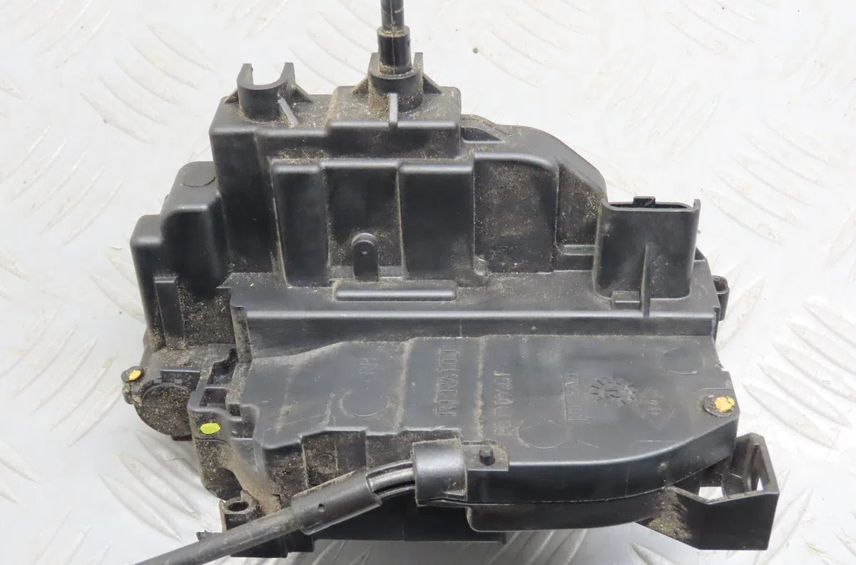 Serrure porte avd Renault CLIO III (BR0-1, CR0-1) 1.2 16v (br02, br0j, br11, cr02, cr0j, cr11) (2005-2014) 5 portes occa