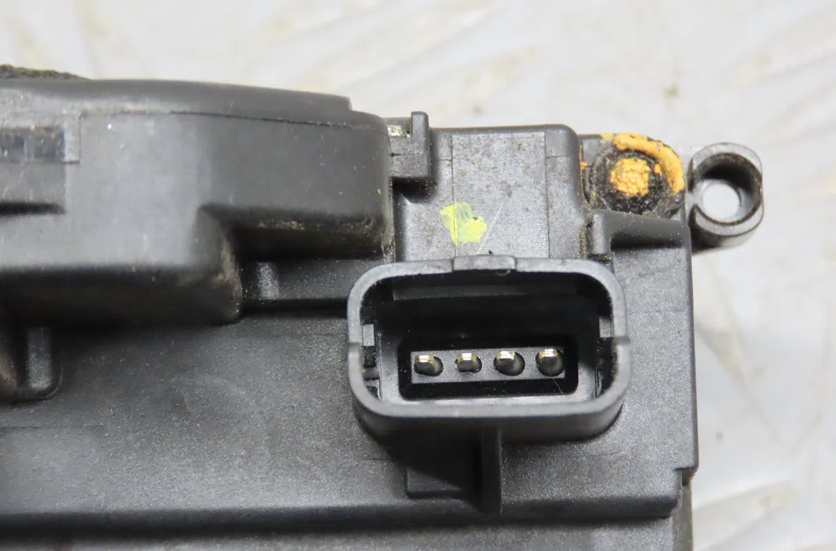 Serrure porte avd Renault CLIO III (BR0-1, CR0-1) 1.2 16v (br02, br0j, br11, cr02, cr0j, cr11) (2005-2014) 5 portes occa