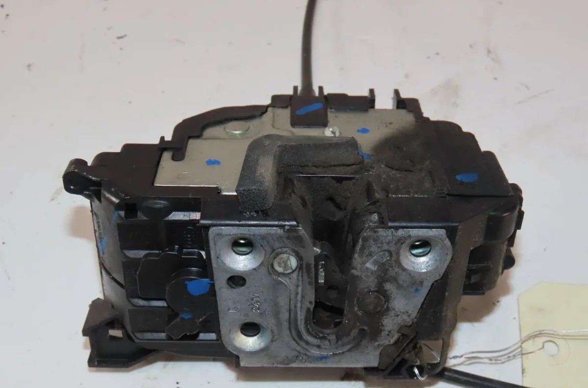 Serrure porte avd Renault CLIO III (BR0-1, CR0-1) 1.5 dci (br0h, cr0h, cr1s, br1s) (2005-2014) 3 portes occasion