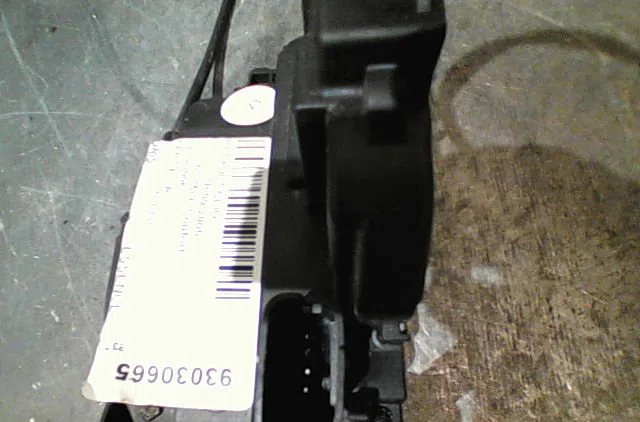 Serrure porte avd RENAULT CLIO III Phase 1 09-2005--03-2009 occasion