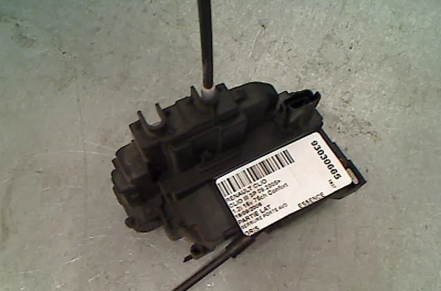 Serrure porte avd RENAULT CLIO III Phase 1 09-2005--03-2009 occasion