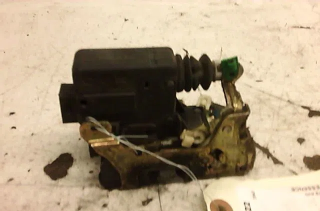 Serrure porte avd RENAULT CLIO occasion