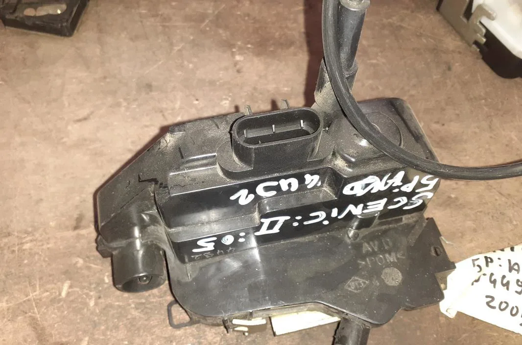 Serrure porte avd Renault GRAND SCÉNIC II (JM0-1_) 1.9 dci (jm0g, jm12, jm1g, jm2c) (2004-2006) occasion
