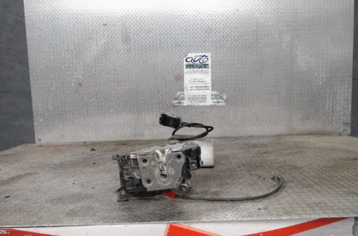 Serrure porte avd Renault KANGOO Express (FW0-1_) 1.5 dci 85 (fw0k, fw0l, fw0b) (2008) occasion