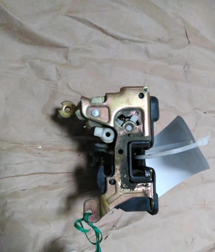 Serrure porte avd RENAULT KANGOO I 2004 occasion
